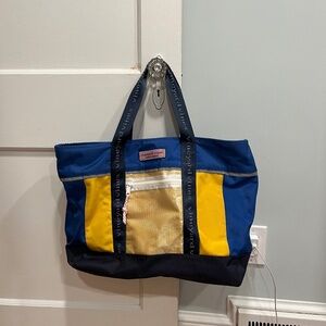 Vineyard vines insulated cooler bag